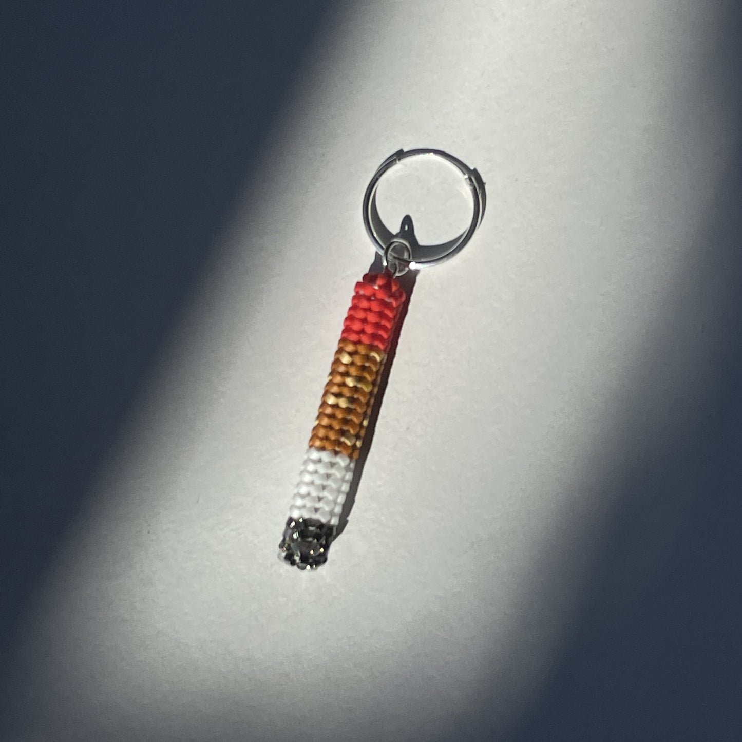 Loosey earring B - mini classic butt - red lipstick